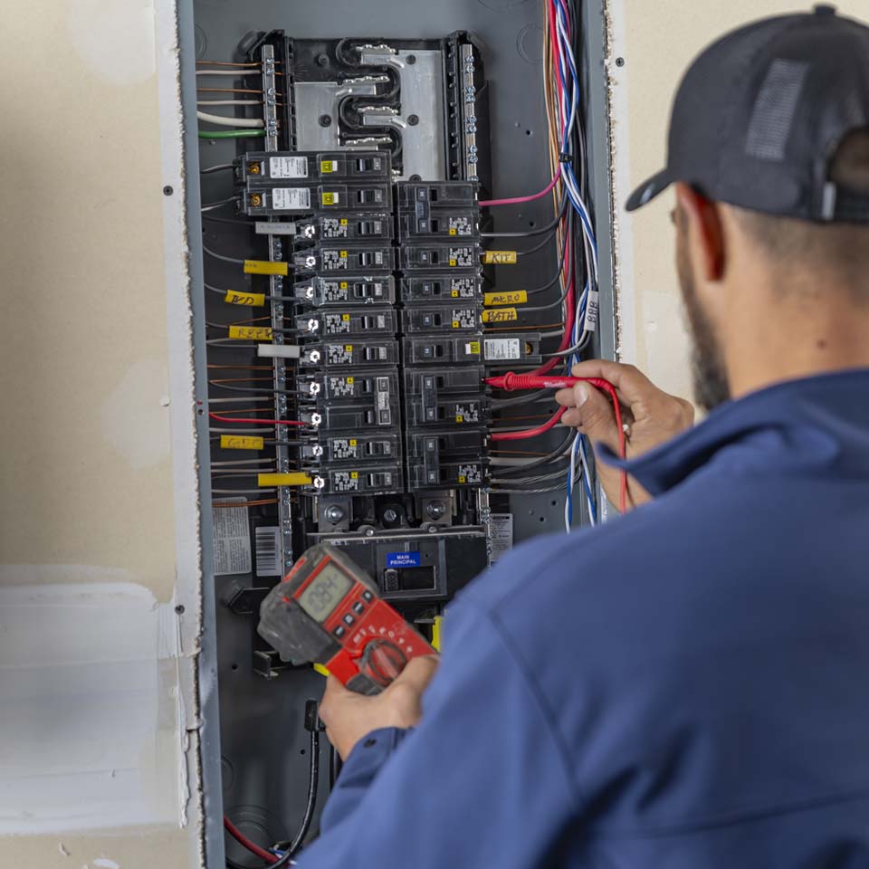 Trained Notus electricians in ID near 83656